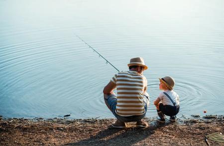 钓鱼圈的收割：年轻人如何因台钓而毁掉一生？